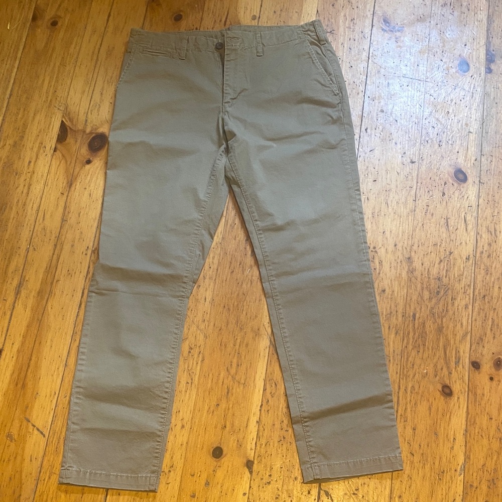 American Eagle Khakis
